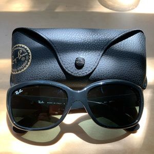 Black Ray Ban “Jackie Ohh” sunglasses